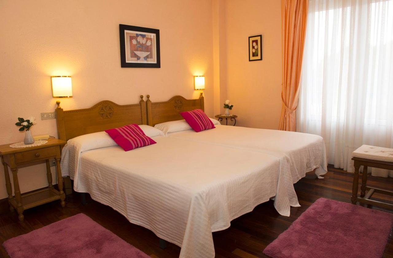Hotel Txaraka Bermeo Værelse billede